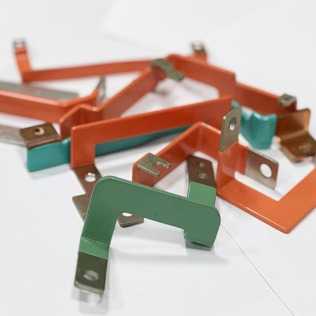 Медная сплошная шина с термоусадочной пластиковой оболочкой Услуги по индивидуальному изготовлению для подключения батареи