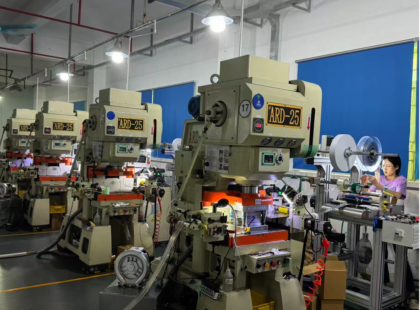 Штамповочный агрегат никеля