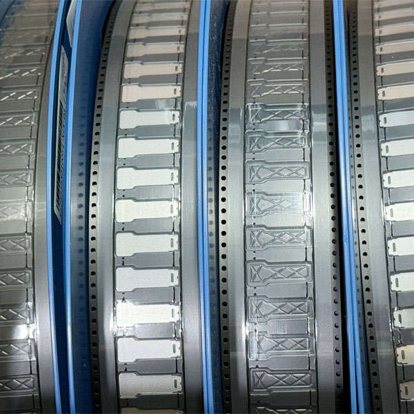 Контактный лист платы защиты аккумулятора. Вкладки из никелированной стали.