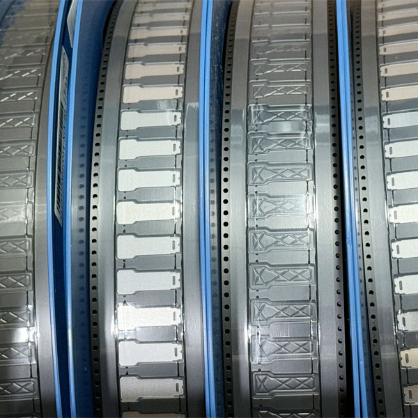 Контактный лист платы защиты аккумулятора. Вкладки из никелированной стали.